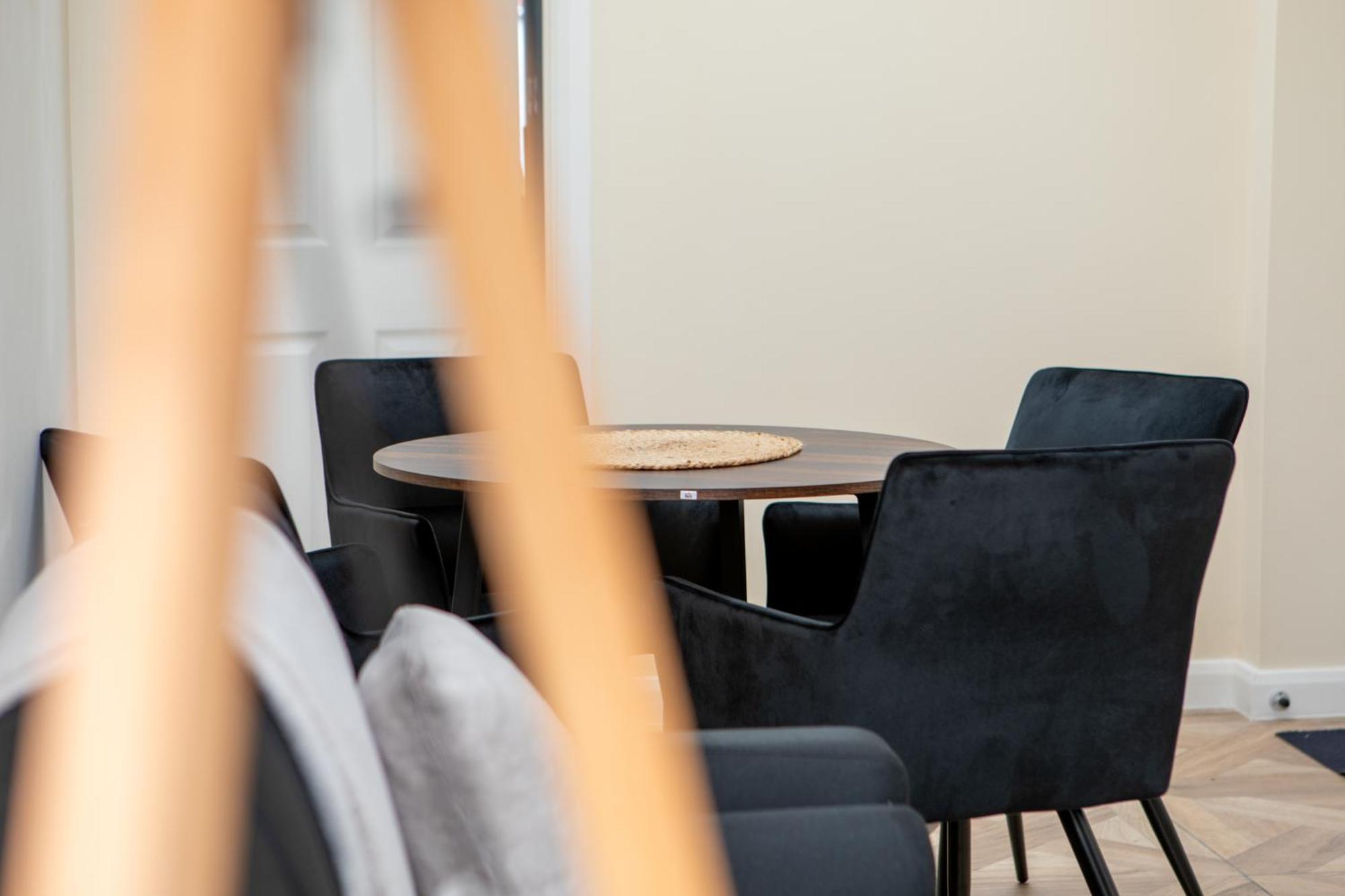 Modern Apartment Free Off Road Parking 2X Double Rooms Suite 11 ノッティンガム エクステリア 写真