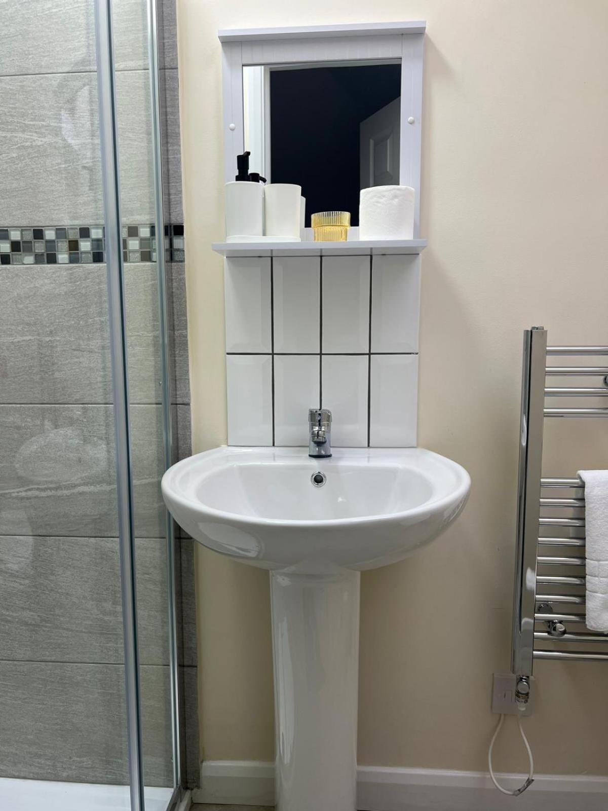 Modern Apartment Free Off Road Parking 2X Double Rooms Suite 11 ノッティンガム エクステリア 写真